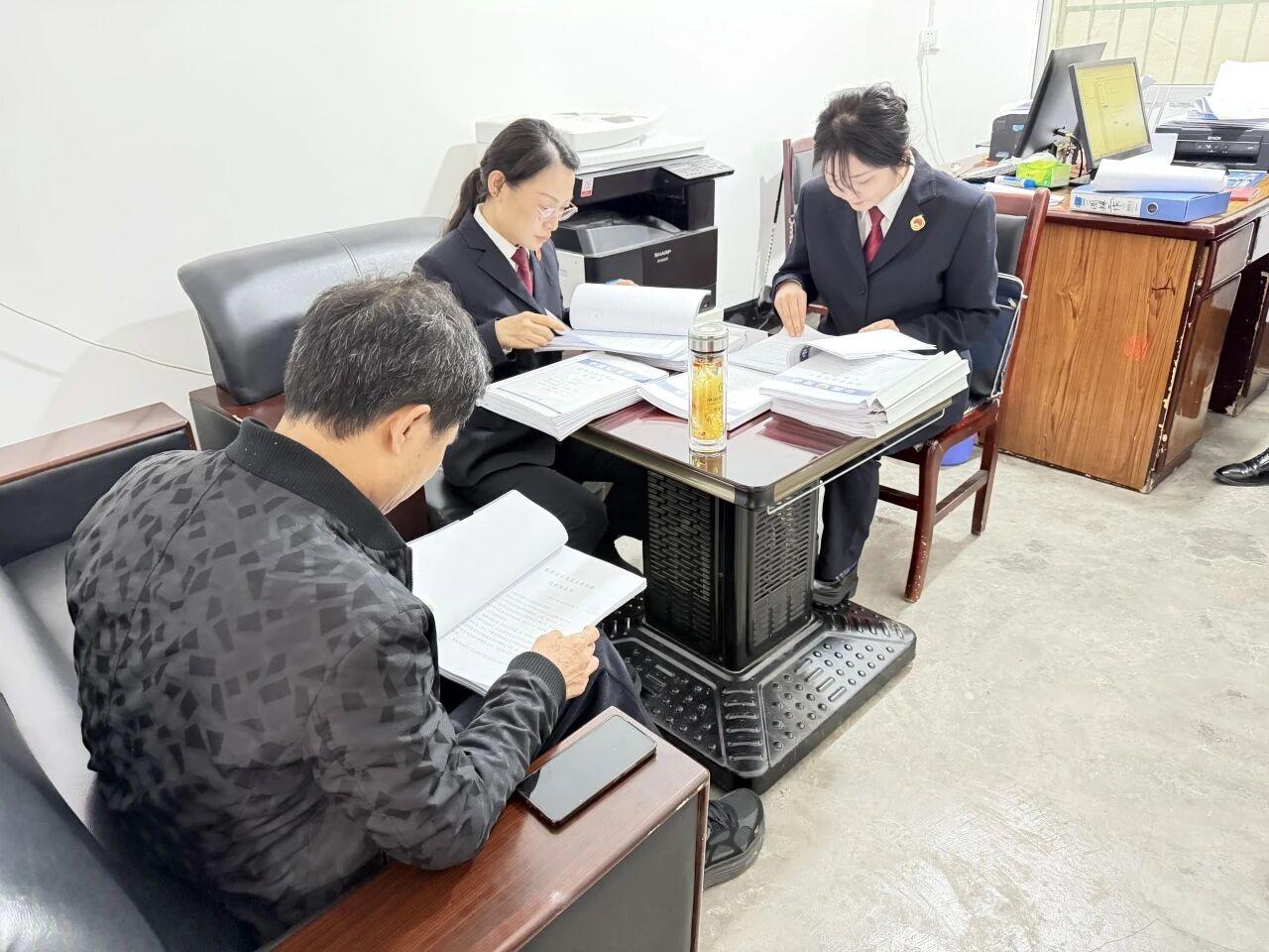 圖2工作現(xiàn)場.jpg 圖2工作現(xiàn)場.jpg