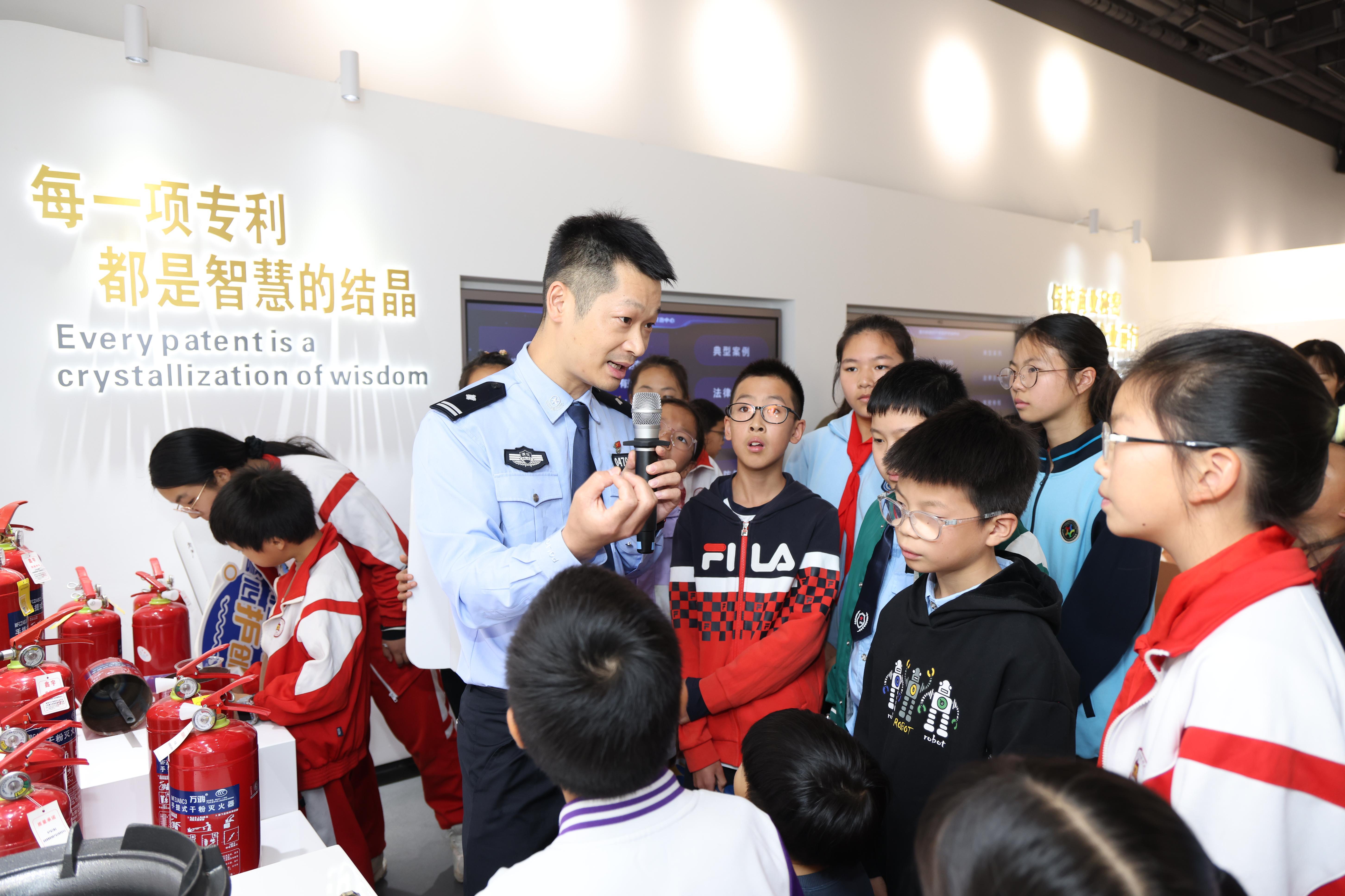 記者節(jié) 法治小記者探訪嘉興知識產(chǎn)權(quán)保護(hù)共治中心