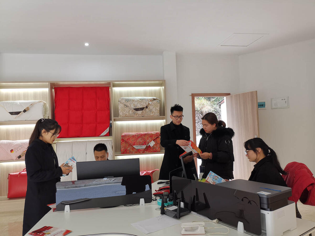 淳安司法：憲法宣傳進(jìn)企業(yè)，“把脈問(wèn)診”開良方